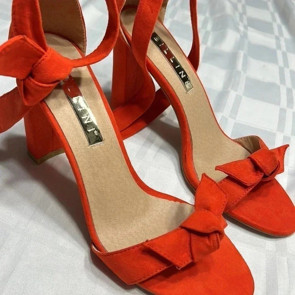 BILLINI Red high ,chunky heel suede shoes with bow  & ankle wrap adjustable ties - Picture 5 of 14